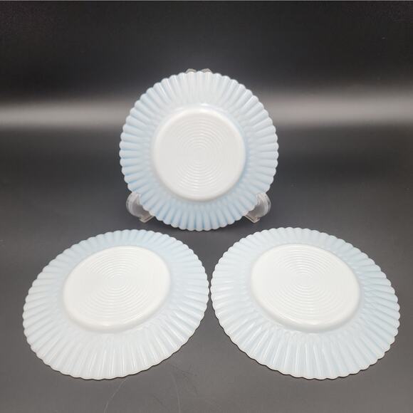 VTG Set of 3 Macbeth-Evans Monax White Petalware Glass Dessert Plates 6.5 " - Picture 6 of 6